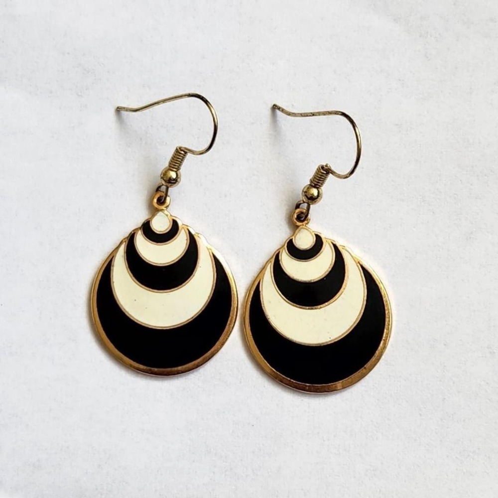 Retro style Black & Cream Enamel Concentric Circle Dangle Earrings